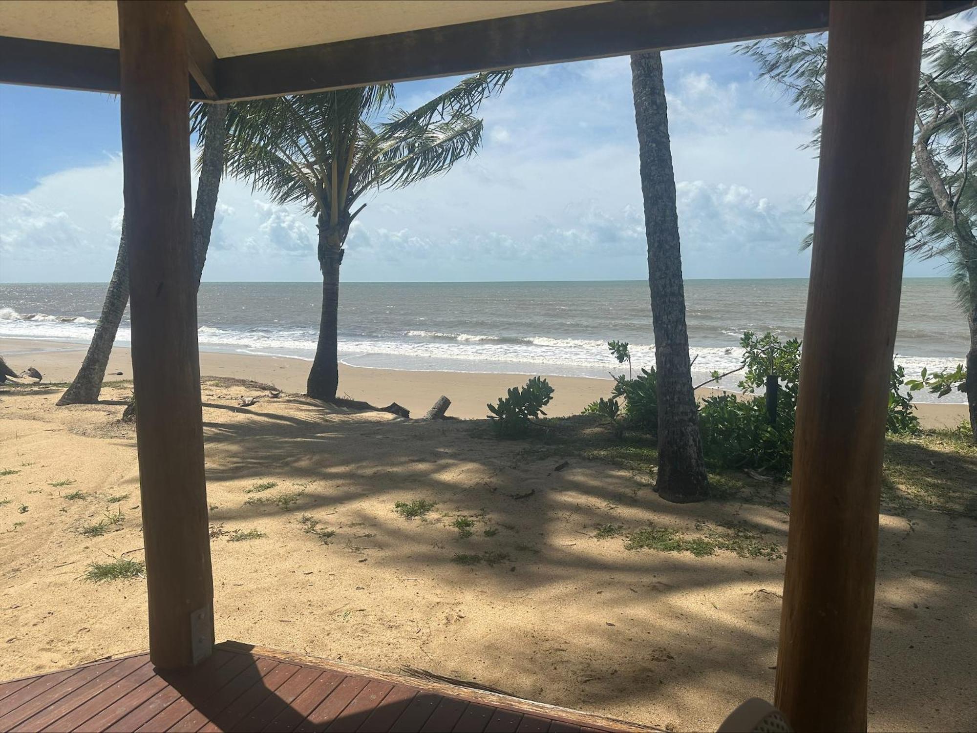 Ellis Beach Oceanfront Holiday Park Palm Cove Exterior photo